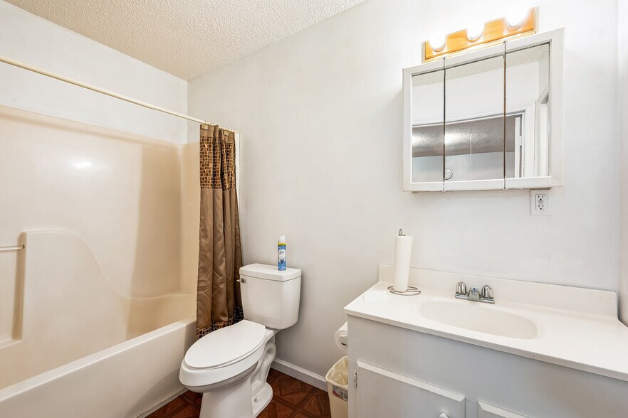 More Photos Of 1040 US-13, Windsor Religious Facility For Sale