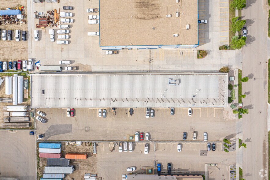 More Photos Of 5404-5420 36 St NW, Edmonton Service For Sale