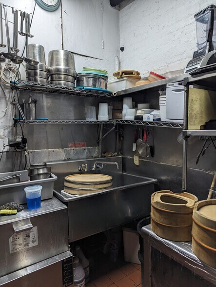 More Photos Of 566 Amsterdam Ave, New York Apartments For Lease