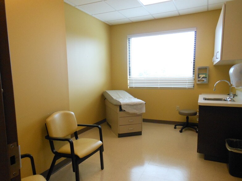 More Photos Of 8550 NE 138th Ln, Lady Lake Medical For Lease