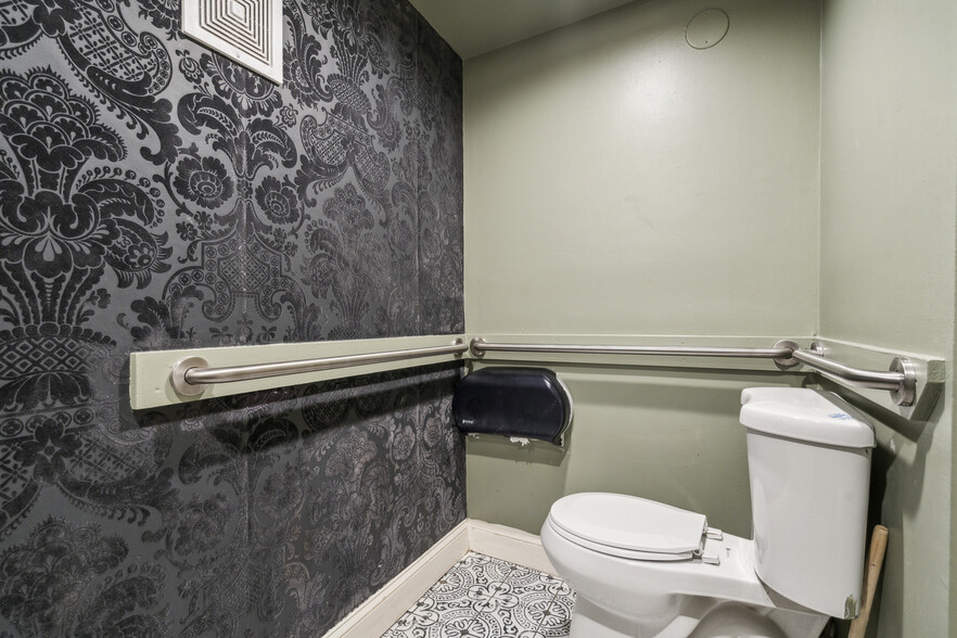 More Photos Of 3749 Midvale Ave, Philadelphia Restaurant For Sale