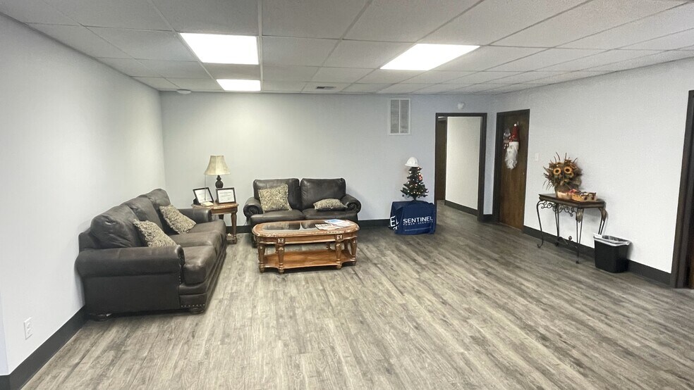 More Photos Of 7519 E Pine St, Tulsa Warehouse For Sale