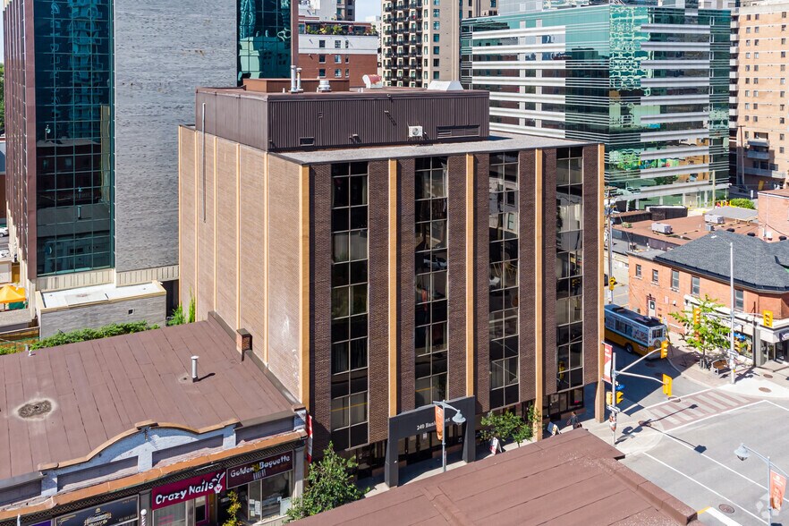 More Photos Of 240 Bank St, Ottawa Office For Lease
