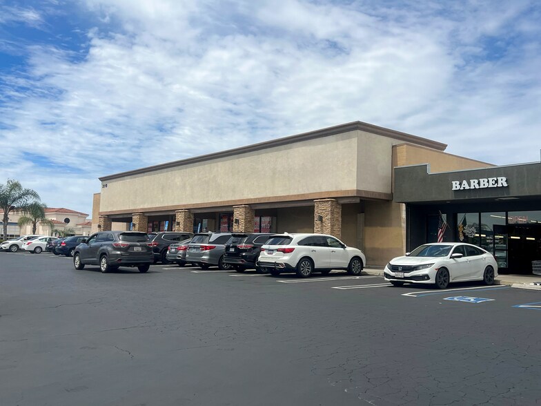 Primary Photo Of 2010 E Valley Pky, Escondido Freestanding For Sale