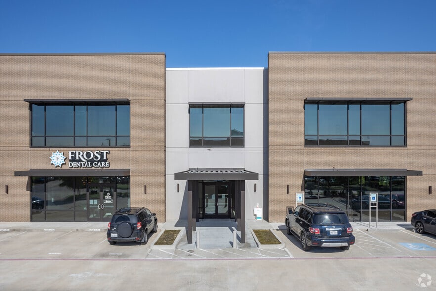 More Photos Of 8540 Broadway St, Pearland Medical For Lease