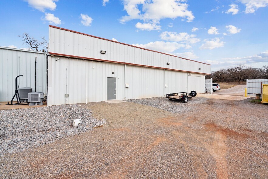 More Photos Of 12217 S Broadway, Edmond Warehouse For Sale