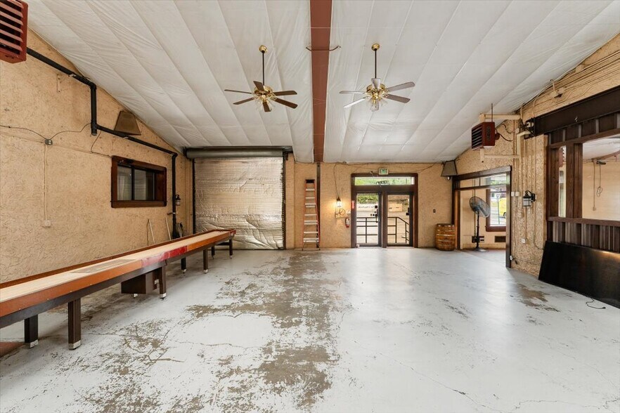 More Photos Of 360 College Ave, Weed Showroom For Sale