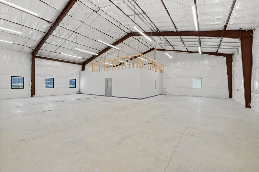 More Photos Of 10265 State Highway 30, Bryan Warehouse For Lease