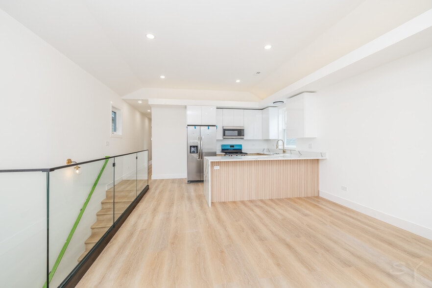 More Photos Of 2655 W 21st St, Chicago Apartments For Sale