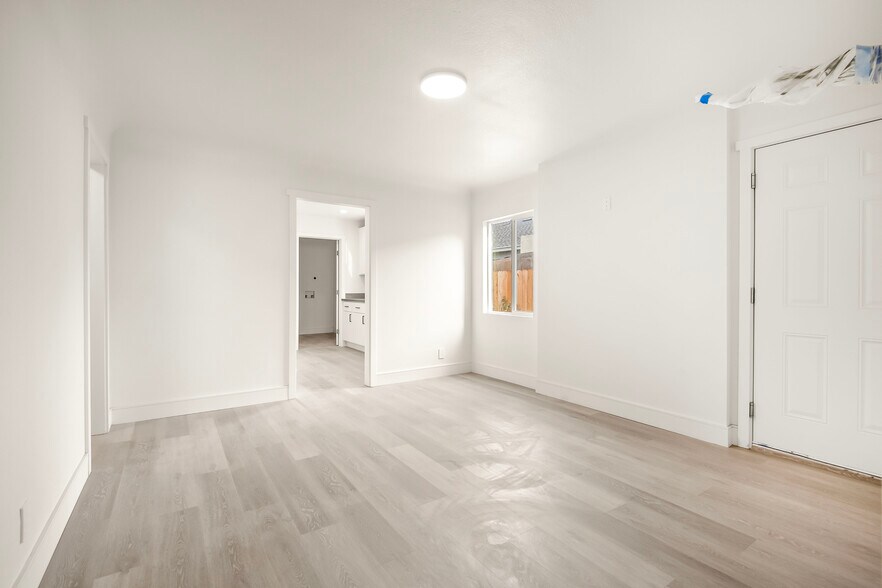 More Photos Of 91 5th Ave, Redwood City Showroom For Sale