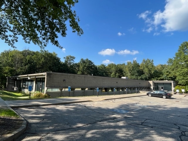 More Photos Of 62 Commercial Blvd, Torrington Office For Lease