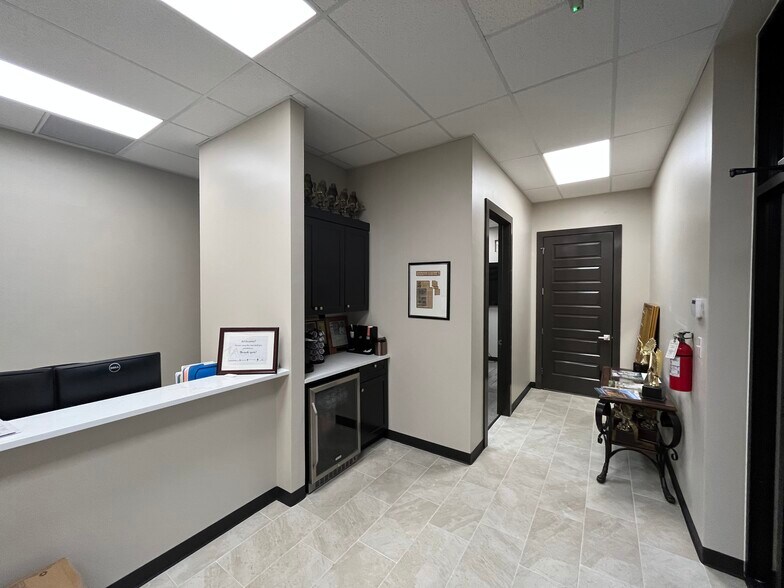 More Photos Of 4725 College Park, San Antonio Office For Lease