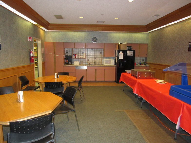 More Photos Of 454 County Rd V V, Somerset Manufacturing For Sale