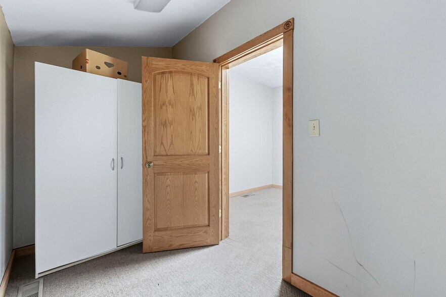 More Photos Of 1804 E Center St, Warsaw Loft Creative Space For Sale