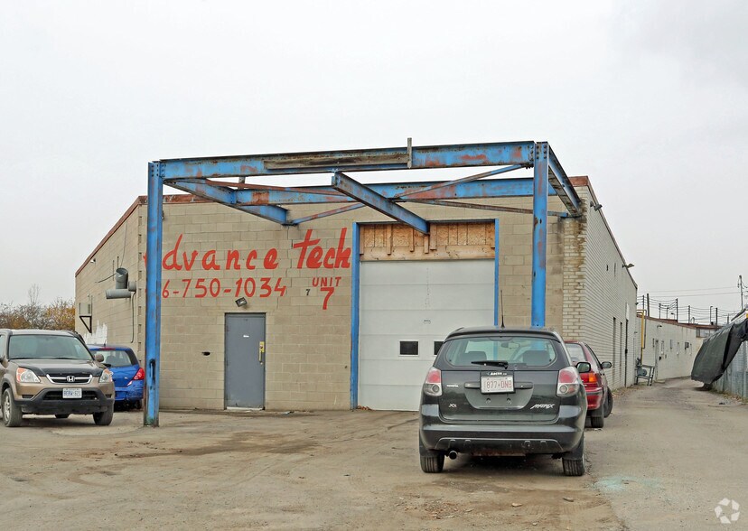 More Photos Of 51 Comstock Rd, Toronto Warehouse For Lease