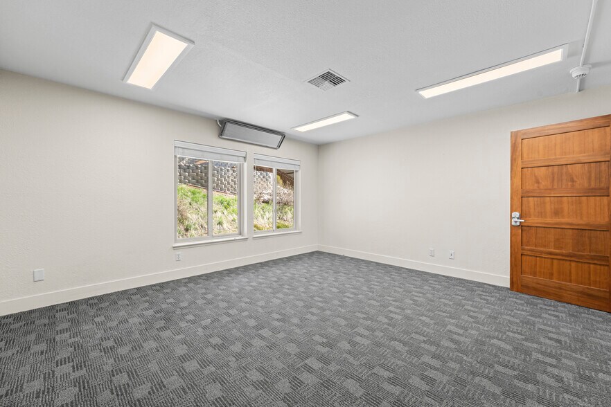 More Photos Of 625 Hwy 50, Zephyr Cove Office For Sale