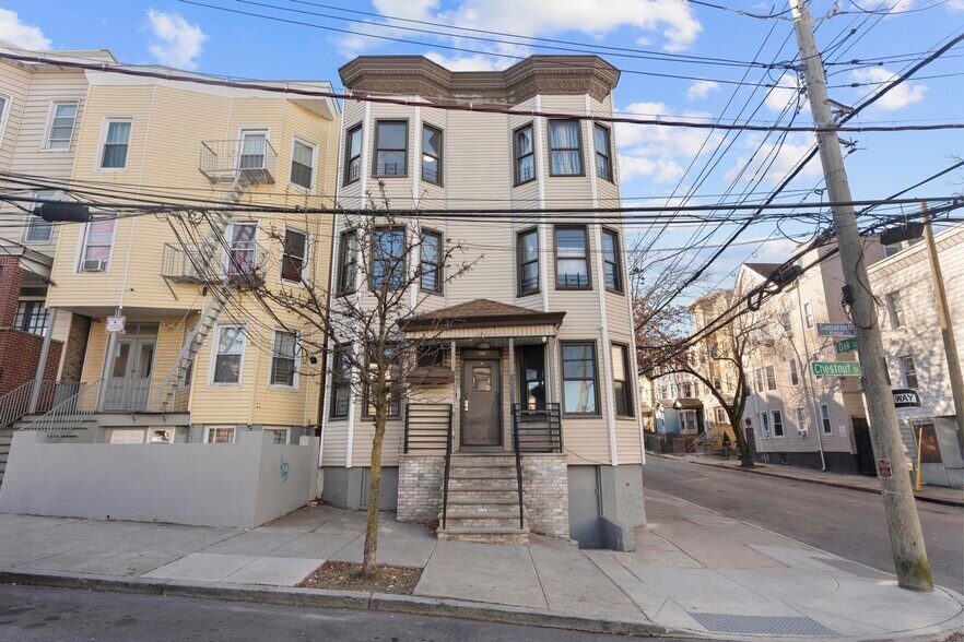 Primary Photo Of 58 Chestnut St, Yonkers Apartments For Sale