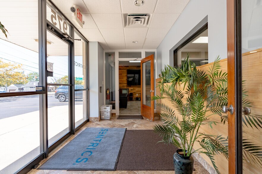 More Photos Of 975 E Tallmadge Ave, Akron Warehouse For Sale