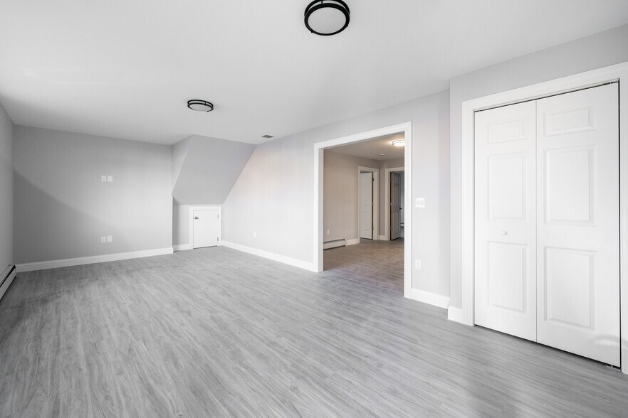 More Photos Of 159 Park St, Bristol Office For Sale