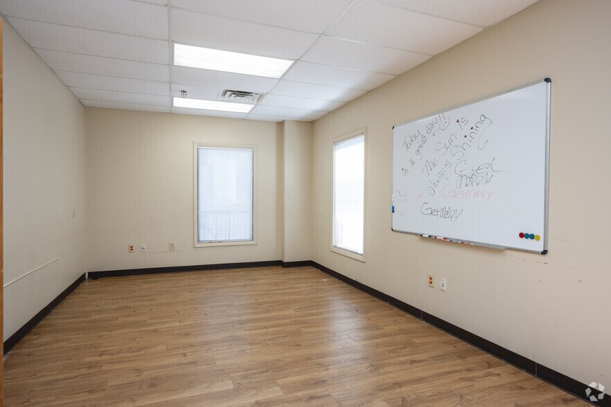 More Photos Of 211 Pine Rd, Easley Warehouse For Sale