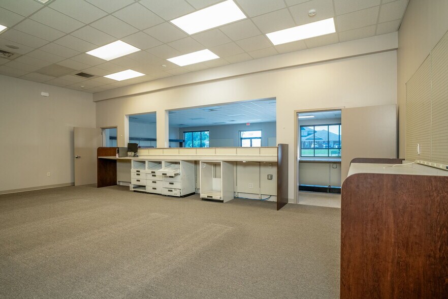 More Photos Of 16 Gosnell, Staunton Medical For Sale