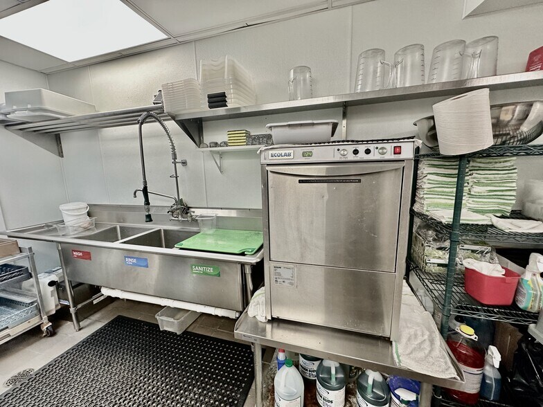 More Photos Of 135-141 Post Rd E, Westport Freestanding For Lease