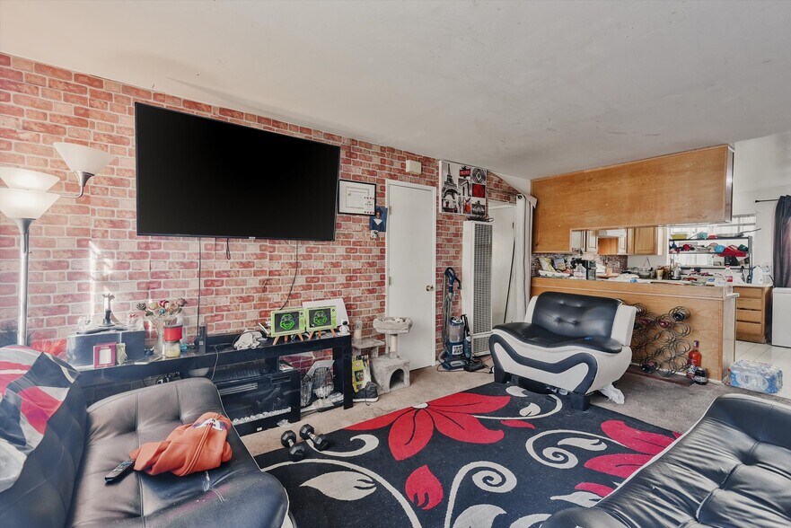 More Photos Of 1927 82nd Ave, Oakland Apartments For Sale
