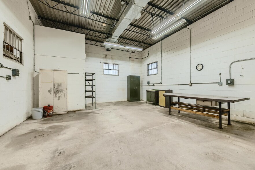 More Photos Of 2950-2958 Leavitt st, Chicago Warehouse For Sale