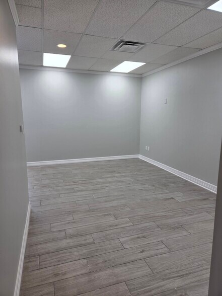 More Photos Of 11001-11013 S Memorial Dr, Tulsa Unknown For Lease