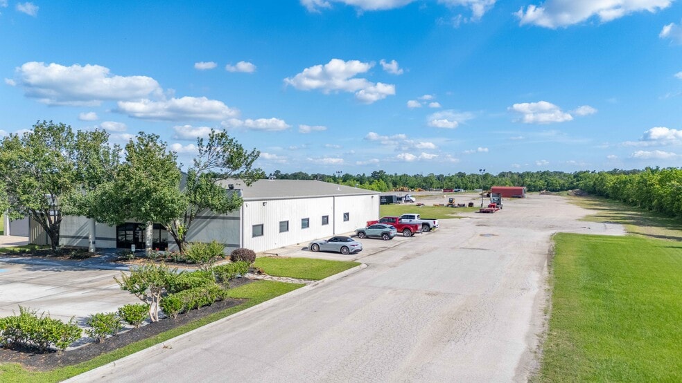 More Photos Of 820 Old Atascocita Rd, Huffman Distribution For Sale