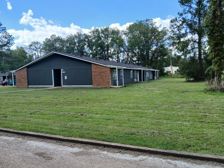 More Photos Of 1000 Broadmeadow Dr, Monticello Apartments For Sale