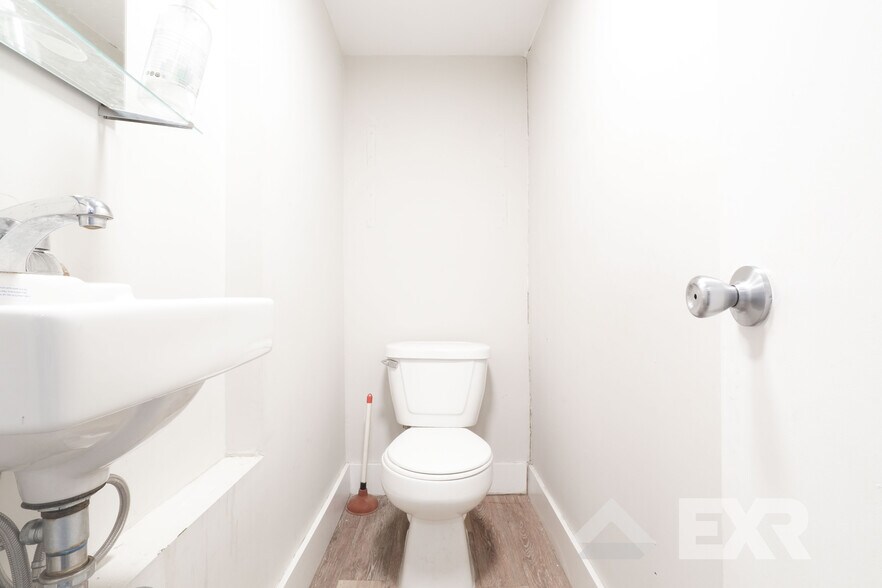 More Photos Of 148 Bruckner Blvd, Bronx Apartments For Lease