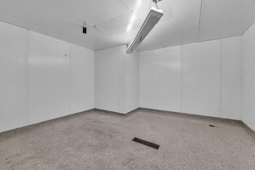 More Photos Of 510 Glade st, Glade Spring Supermarket For Sale