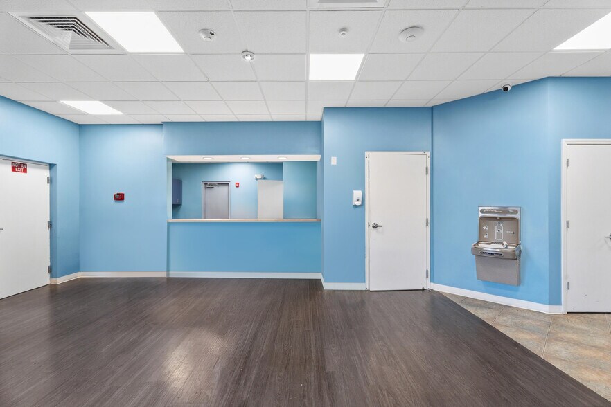 More Photos Of 2580-2590 SE Willoughby Blvd, Stuart Warehouse For Sale