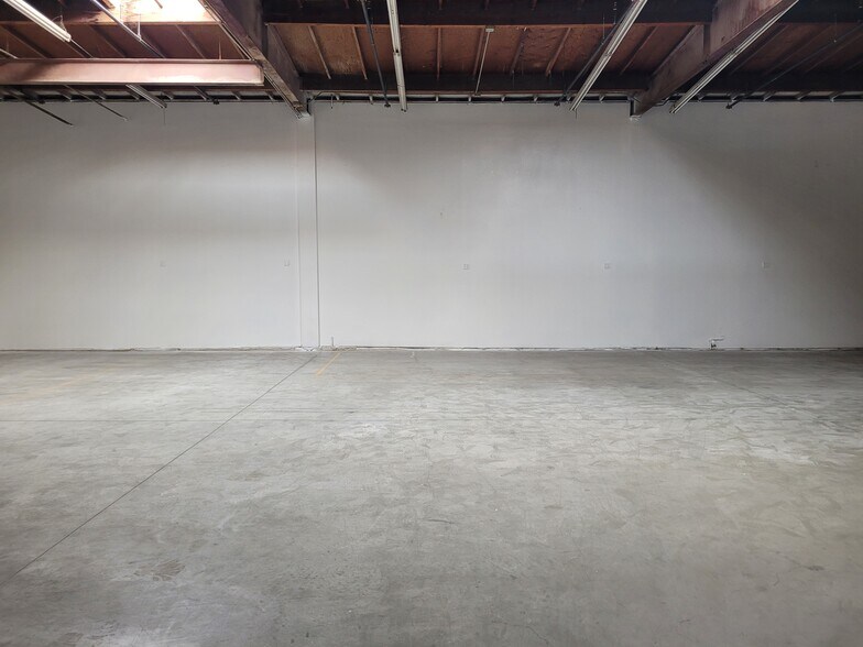 More Photos Of 1004 W Brooks St, Ontario Warehouse For Lease