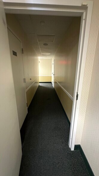 More Photos Of 850 Brainard Rd, Highland Heights Medical For Lease