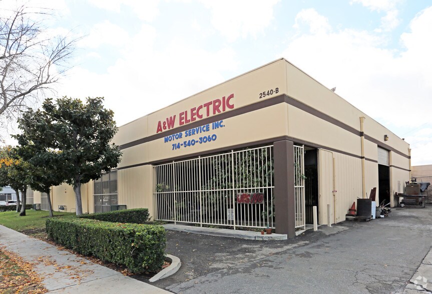 Primary Photo Of 2540 S Orange Ave, Santa Ana Manufacturing For Lease
