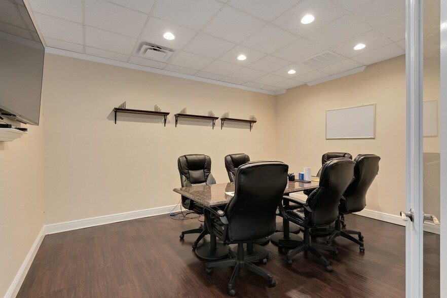 More Photos Of 1920 Boothe Cir, Longwood Office For Lease