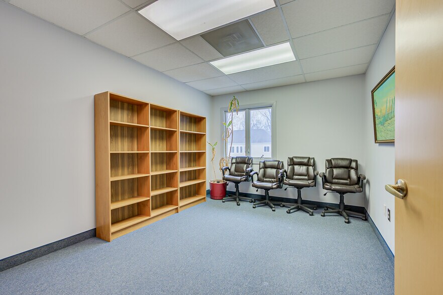 More Photos Of 11 Clyde Rd, Somerset Office For Sale