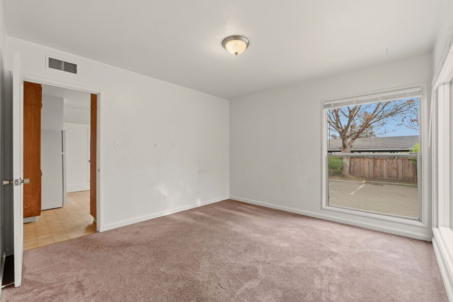 More Photos Of 24954 Cypress Ave, Hayward Multifamily For Sale