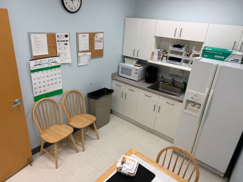 More Photos Of 1938 Charlie Hall Blvd, Charleston Medical For Sale