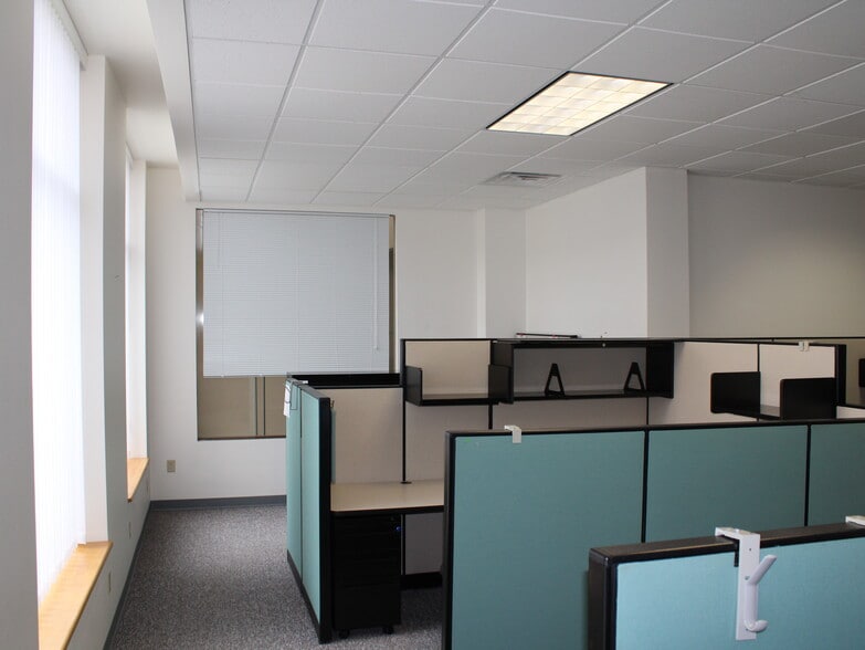 More Photos Of 74 S Main St, Fond Du Lac Loft Creative Space For Sale