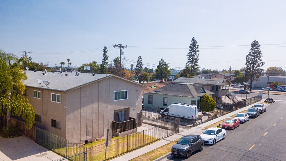 More Photos Of , Los Angeles Multifamily For Sale