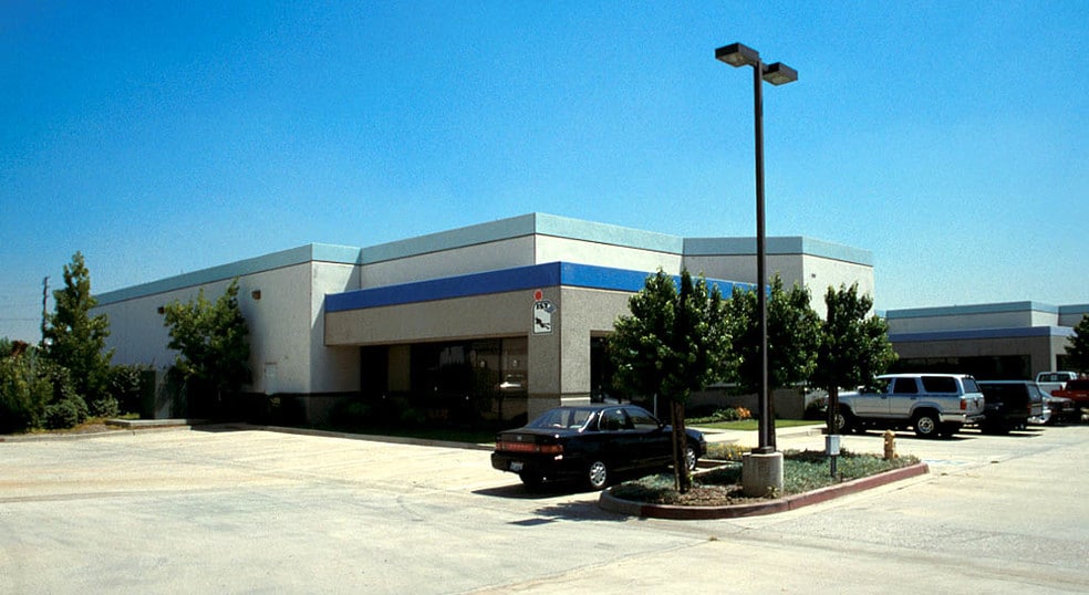 Primary Photo Of 900 W 10th St, Azusa Warehouse For Lease