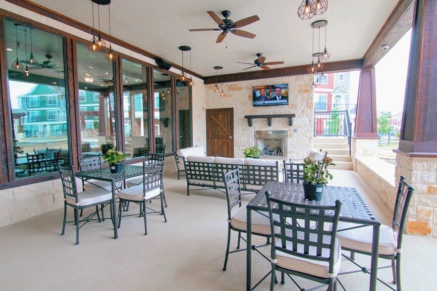 More Photos Of 2888 Nash St, Bryan Apartments For Sale