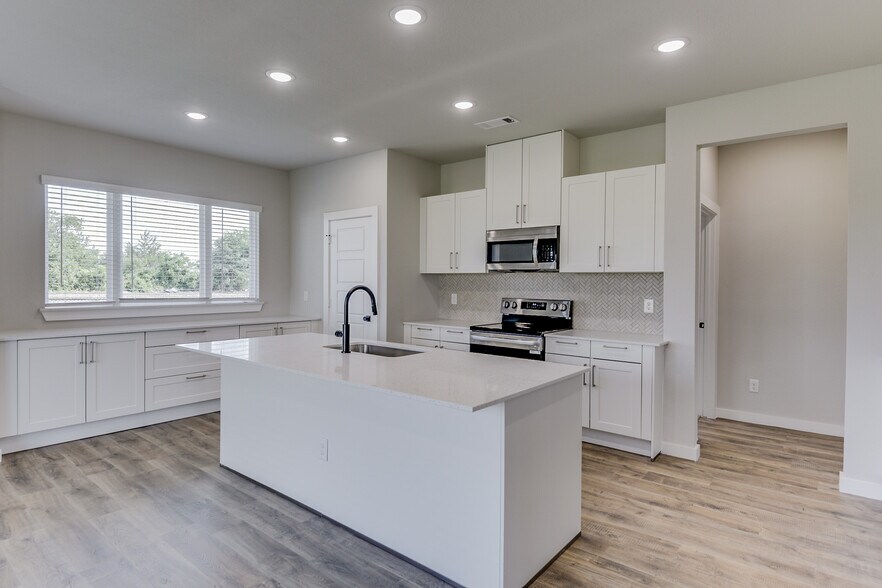 More Photos Of 4405 Clovis Ct, Midlothian Apartments For Sale