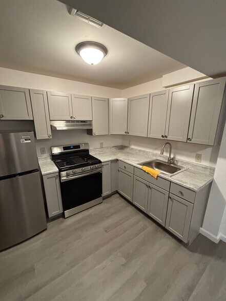 More Photos Of 98 Montgomery Ave, Staten Island Apartments For Sale