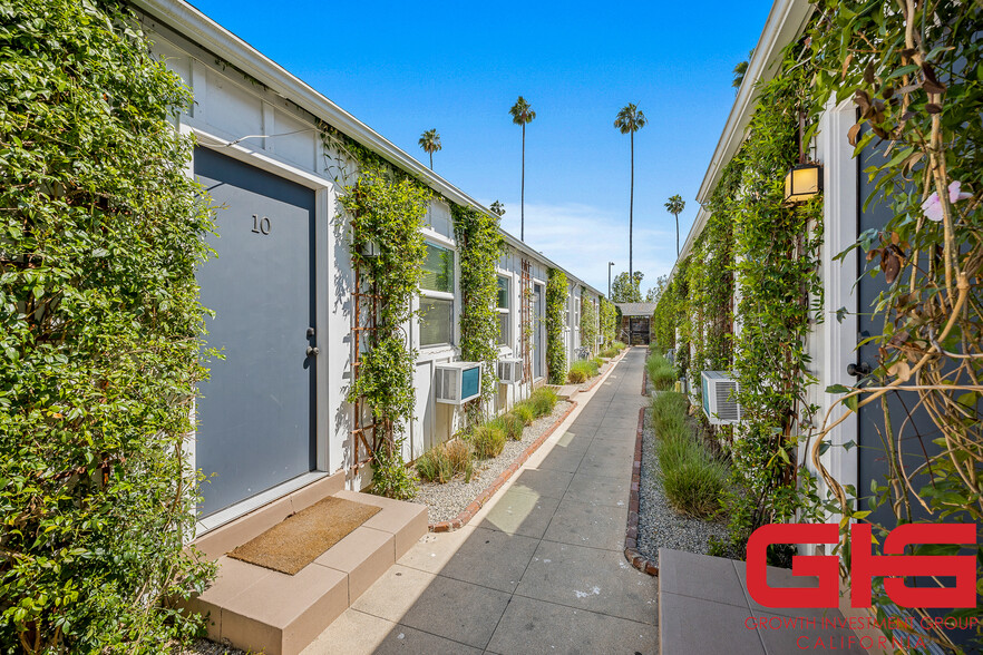 More Photos Of 31 N Parkwood Ave, Pasadena Apartments For Sale