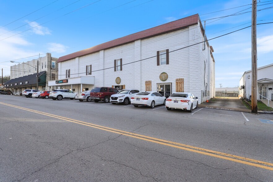 More Photos Of 114 N Church St, Waverly Loft Creative Space For Sale