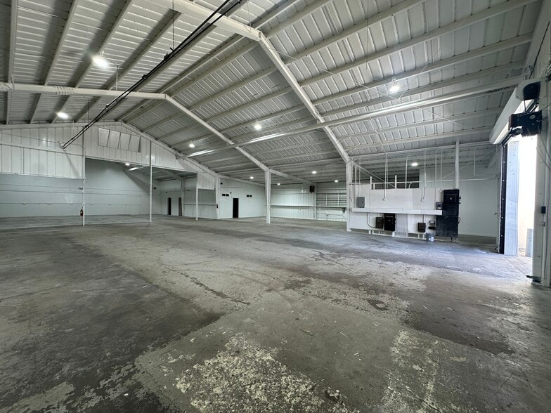 More Photos Of 70 Elmira St, San Francisco Warehouse For Lease